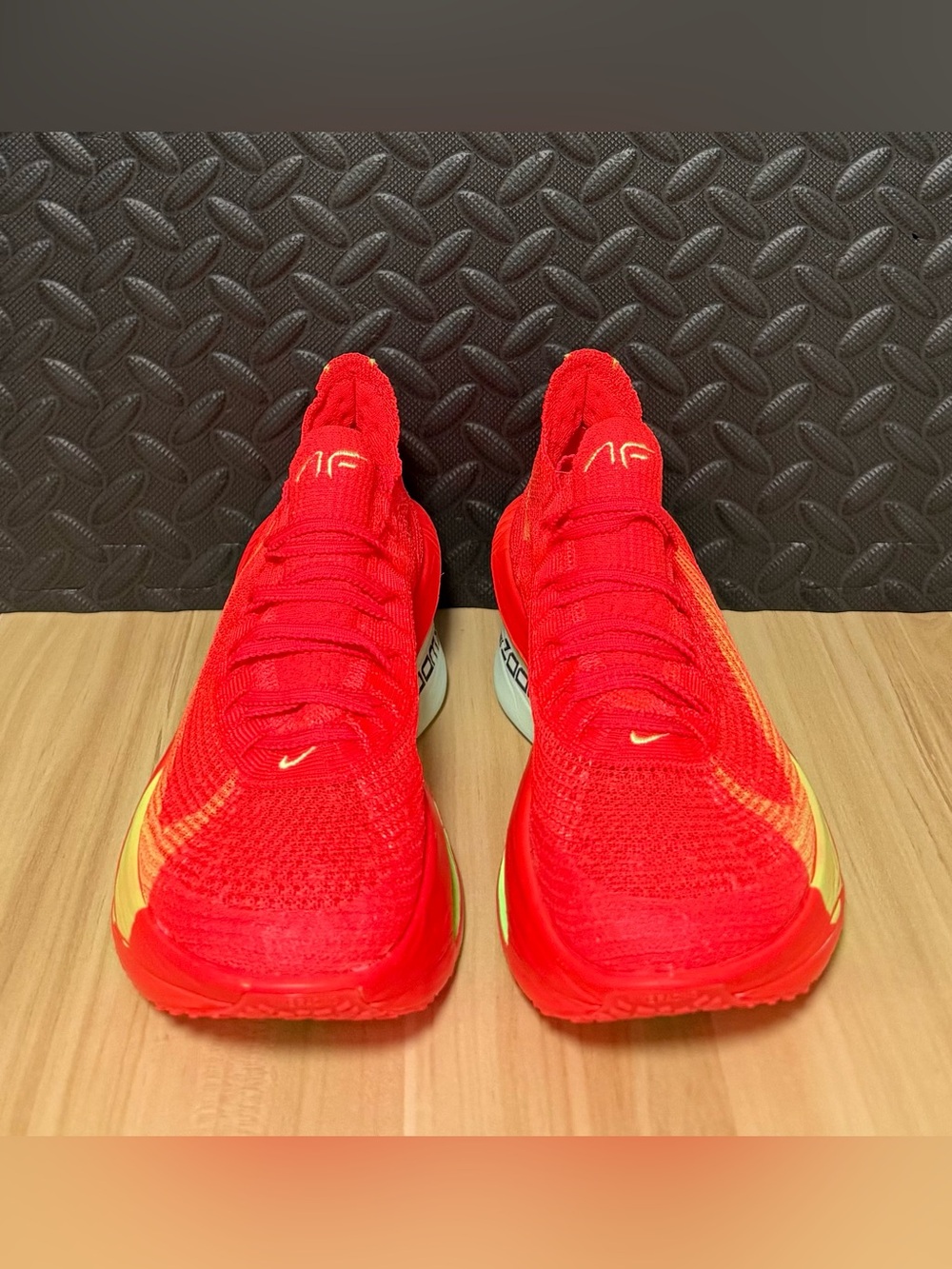 Nike Air Zoom Alphafly NEXT% 3 Bright Crimson FD8311-600 Mens Size 6.5 Womens 8 - Picture 2 of 5